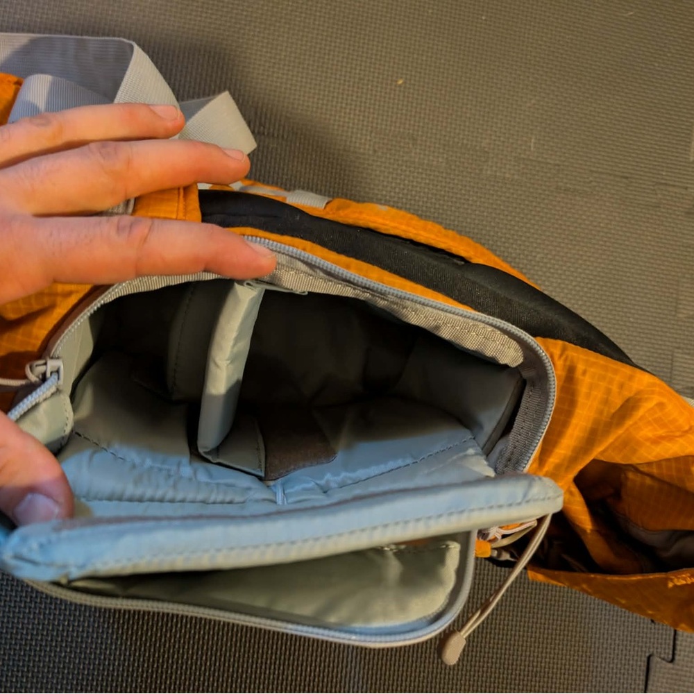 Lowepro hiking camera backpack - image 3